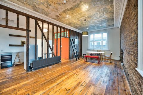 3 bedroom flat to rent, Lea Bridge Road, Leyton, London, E10