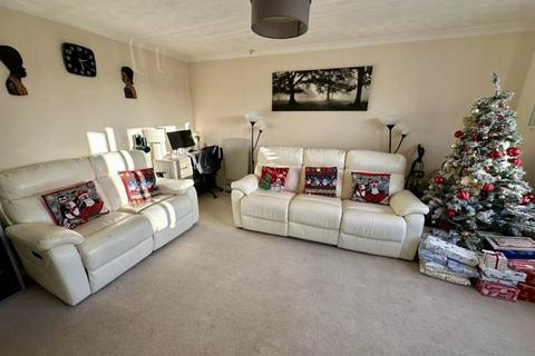 undefined, FERNDALE COURT, THATCHAM RG19