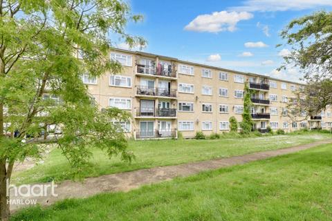 2 bedroom flat for sale - Tanys Dell, Harlow