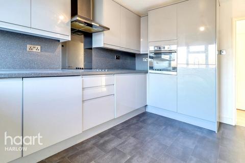 2 bedroom flat for sale, Tanys Dell, Harlow