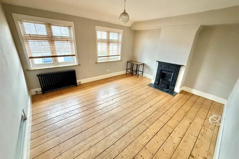 2 bedroom apartment to rent, James Court, High Street, Markyate