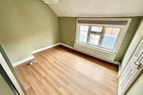 2 bedroom apartment to rent, James Court, High Street, Markyate