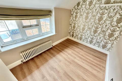 2 bedroom apartment to rent, James Court, High Street, Markyate