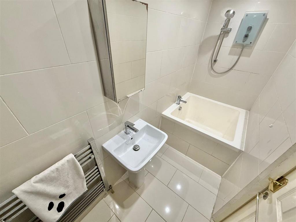 En Suite to Master