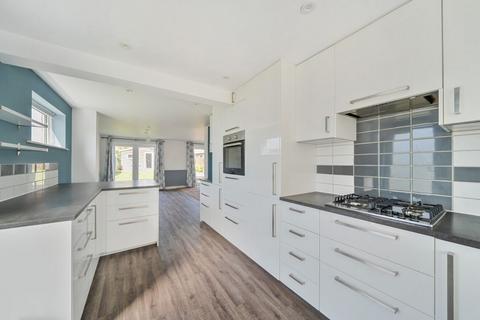 4 bedroom detached house for sale, Bedford Road, Wootton, Bedford