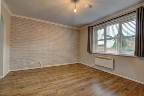 2 bedroom ground floor flat to rent, Barkus Way, Stokenchurch, Buckinghamshire