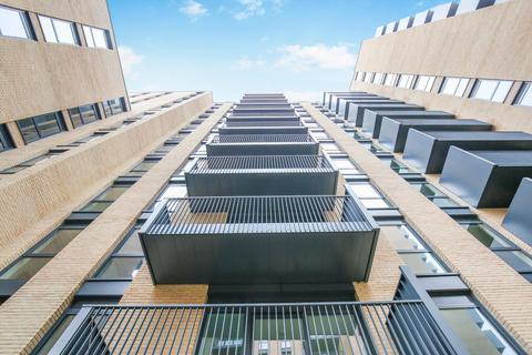 2 bedroom flat to rent, Capital Interchange Way, Brentford, TW8