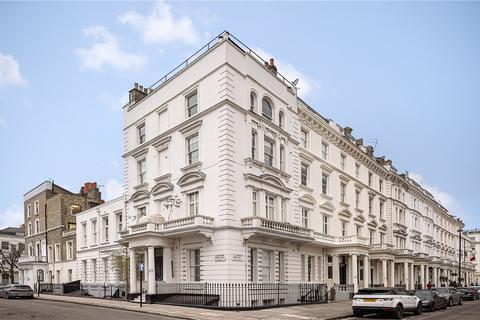 St Georges Drive, London, SW1V