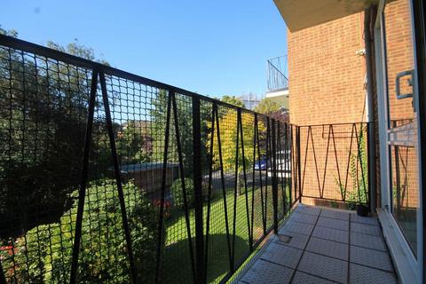 undefined, Green Lane, Chessington KT9
