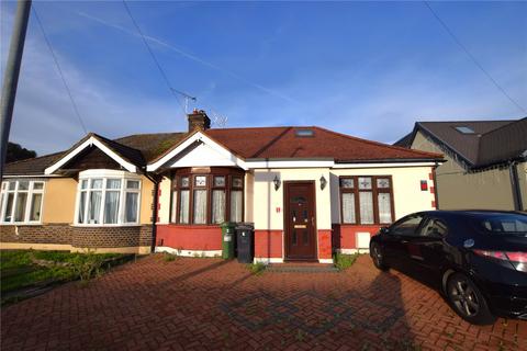 3 bedroom bungalow to rent, Melbourne Gardens, Romford, RM6