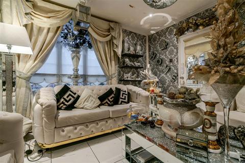 3 bedroom semi-detached house for sale, Balmoral Drive, Leigh