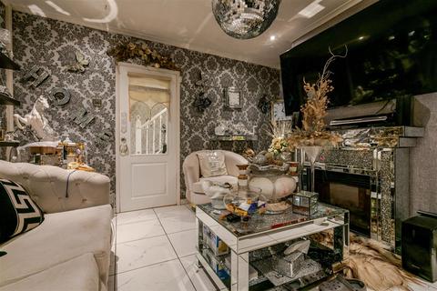 undefined, Balmoral Drive, Leigh