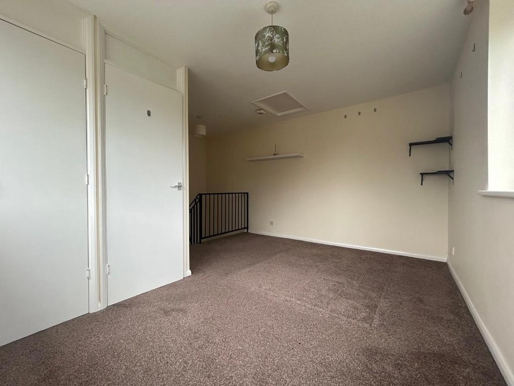 Bedroom 1.jpg