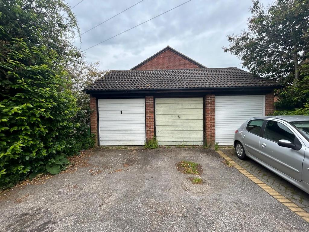 Garage 2.jpg