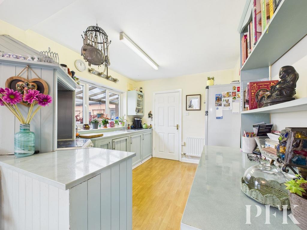 Kitchen / Dining