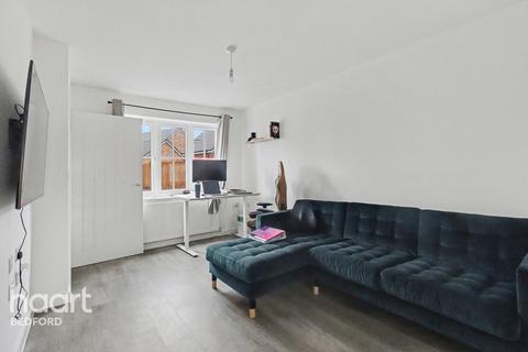 undefined, Wallis Avenue, Bedford