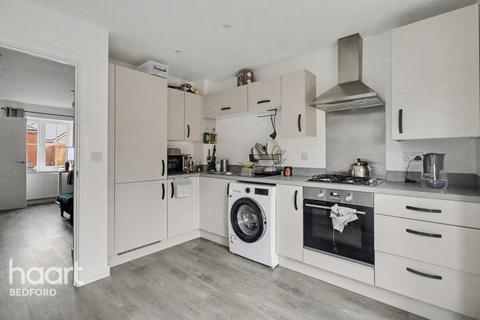 undefined, Wallis Avenue, Bedford