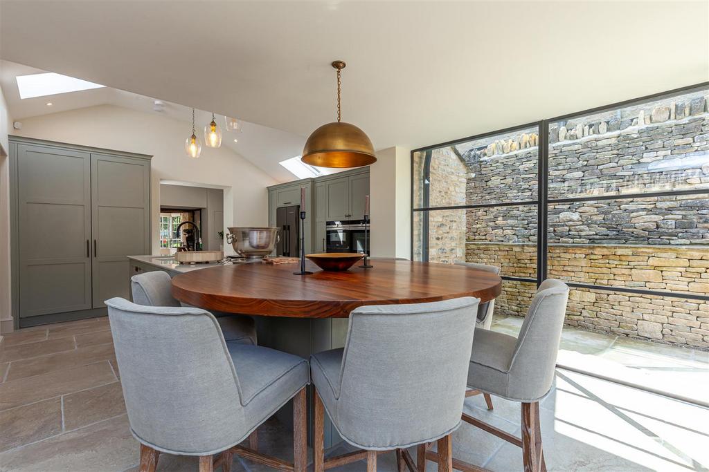 Dining Room 2.jpg