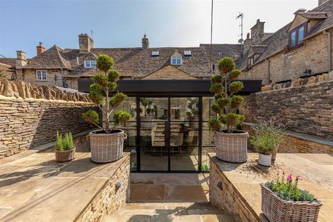undefined, The Hill, Burford