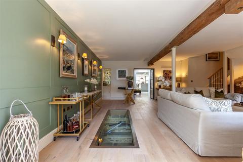 undefined, The Hill, Burford