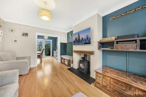 undefined, Pine Close, Leigh-on-sea, SS9 4
