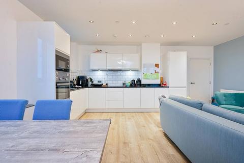3 bedroom flat for sale, Regency Heights, Park Royal, London, NW10