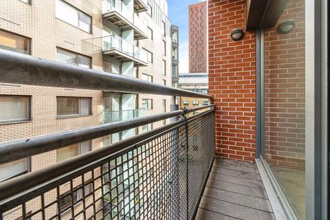 2 bedroom apartment to rent, City Road East, Greater Manchester M15