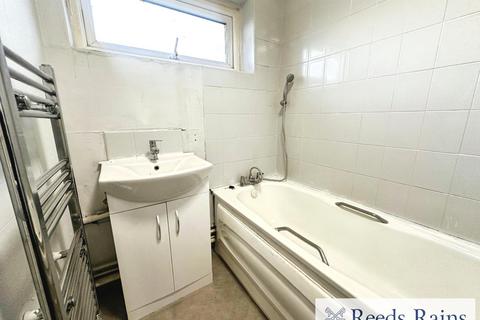 2 bedroom terraced house to rent, Cedar Place, Greater Manchester M7