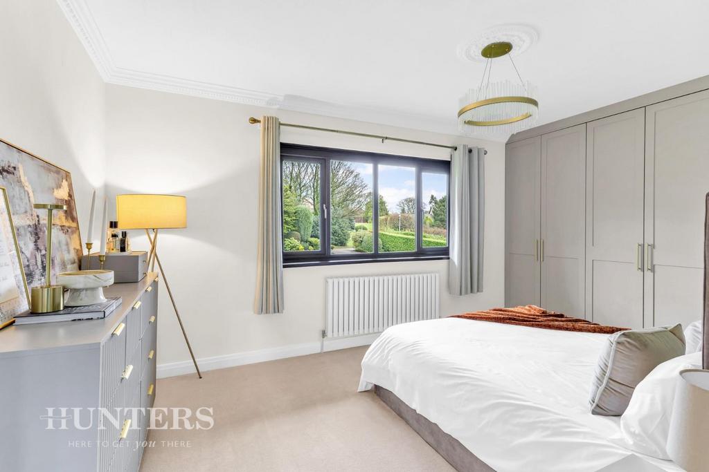 Master bedroom &amp; Ensuite