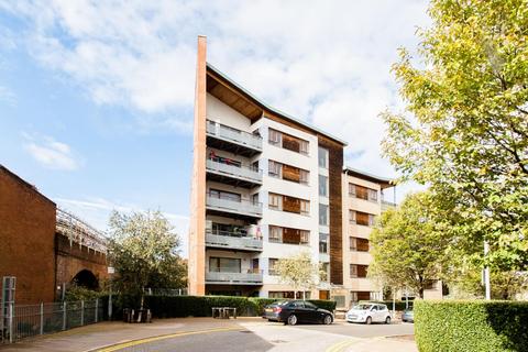 undefined, Stephenson Close, Bow