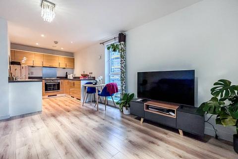 2 bedroom flat for sale, Guildford Road, Woking, GU22
