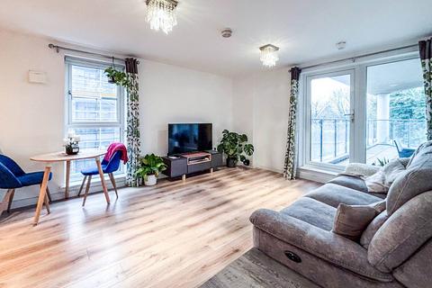 2 bedroom flat for sale, Guildford Road, Woking, GU22