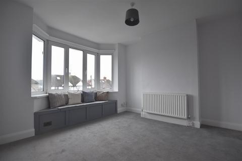 3 bedroom house to rent, Winifred Road, Coulsdon