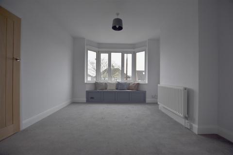 3 bedroom house to rent, Winifred Road, Coulsdon