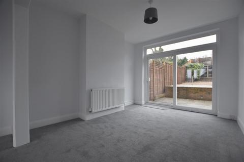 3 bedroom house to rent, Winifred Road, Coulsdon