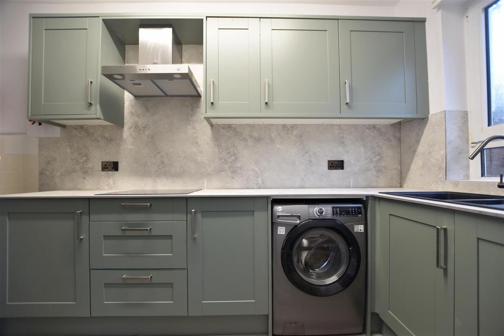 Kitchen1.JPG