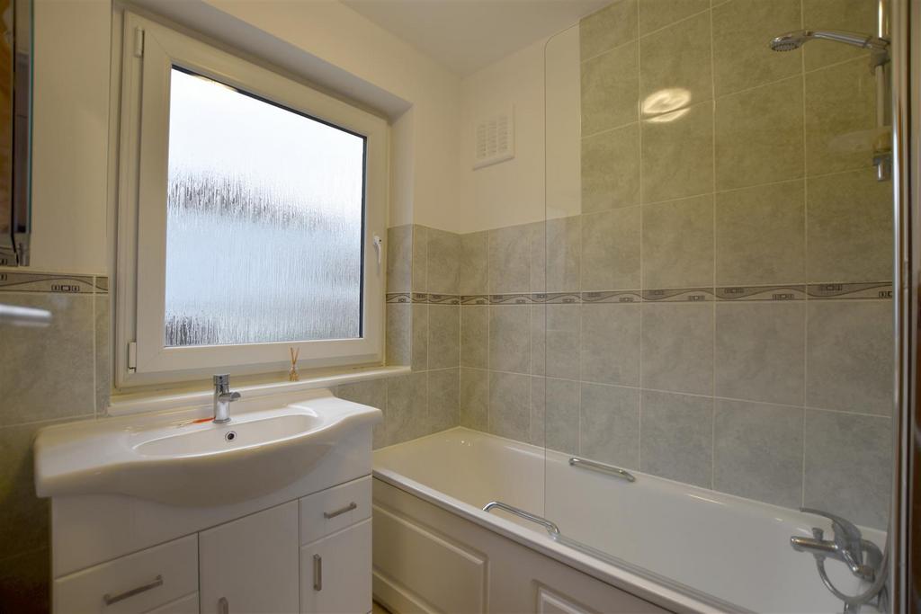 Bathroom.JPG