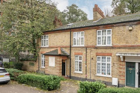 2 bedroom flat for sale, Vaughan Estate, Diss Street, London, E2