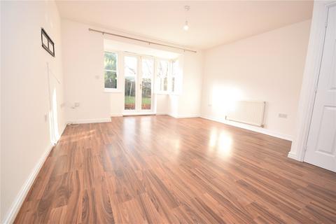 3 bedroom semi-detached house to rent, Whinmoor Way, Leeds, West Yorkshire