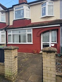 3 bedroom terraced house to rent, Woodgrange Gardens, Enfield