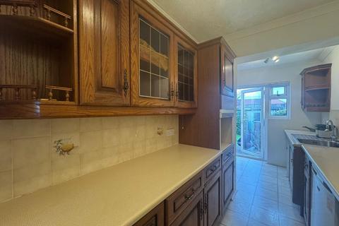 3 bedroom terraced house to rent, Woodgrange Gardens, Enfield