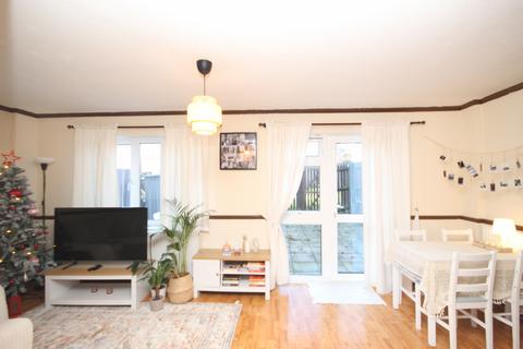 2 bedroom terraced house to rent, Mandela Close, Willesden, London, NW10