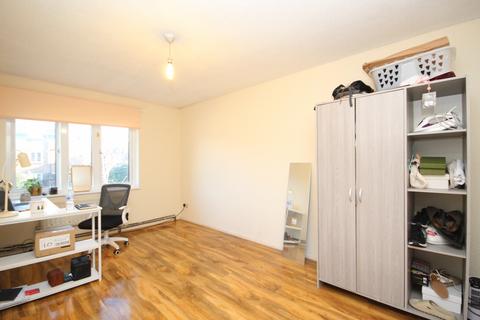 2 bedroom terraced house to rent, Mandela Close, Willesden, London, NW10