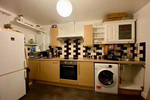 undefined, Mitcham CR4