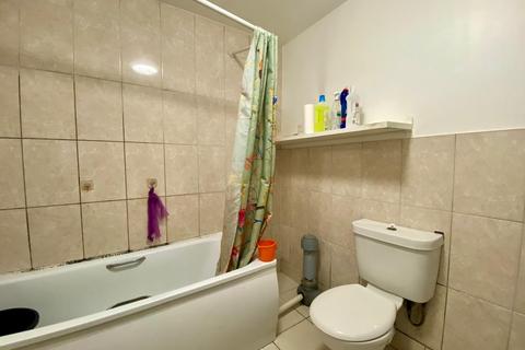 undefined, Mitcham CR4