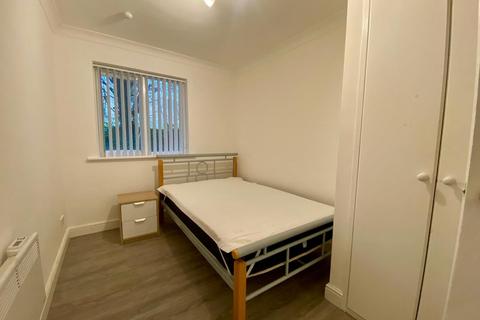 undefined, South Croydon CR2