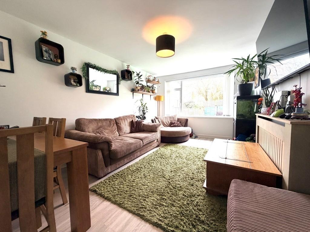 SITTING & DINING ROOM