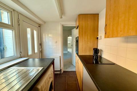 3 bedroom terraced house to rent, Vale Road, Mansfield Woodhouse, Nottinghamshire