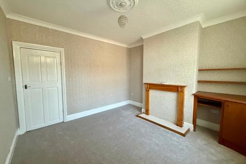 3 bedroom terraced house to rent, Vale Road, Mansfield Woodhouse, Nottinghamshire