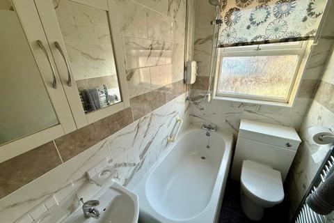 3 bedroom terraced house to rent, Vale Road, Mansfield Woodhouse, Nottinghamshire